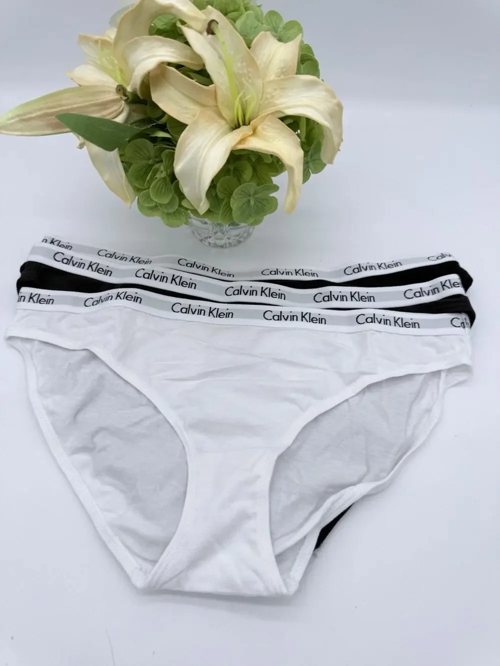 Calvin Klein Women's Cotton Stretch Bikini Panties 3 Pack Large 2 Black 1 White